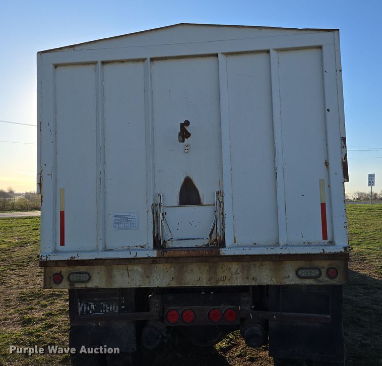 image for item DP6245 1991 International 8100  grain truck