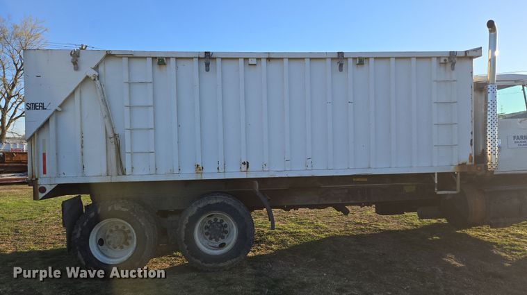 image for item DP6245 1991 International 8100  grain truck