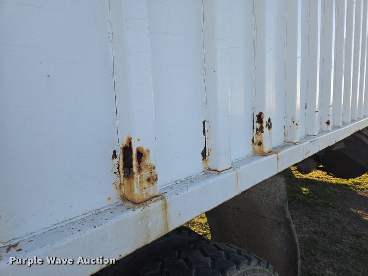 image for item DP6245 1991 International 8100  grain truck