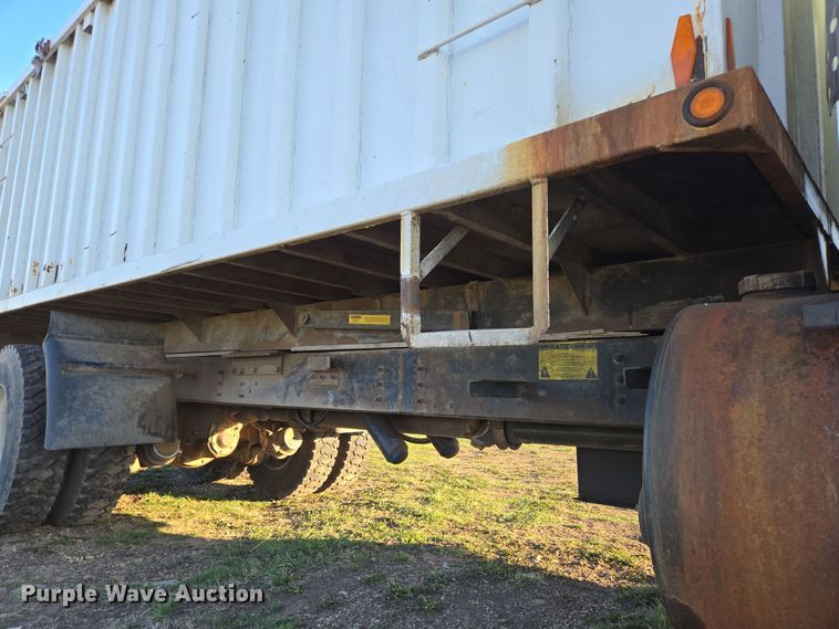 image for item DP6245 1991 International 8100  grain truck