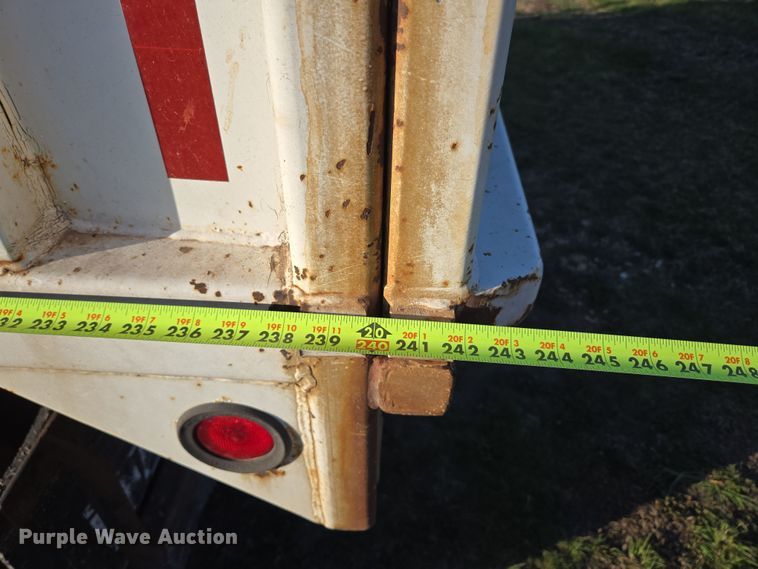 image for item DP6245 1991 International 8100  grain truck