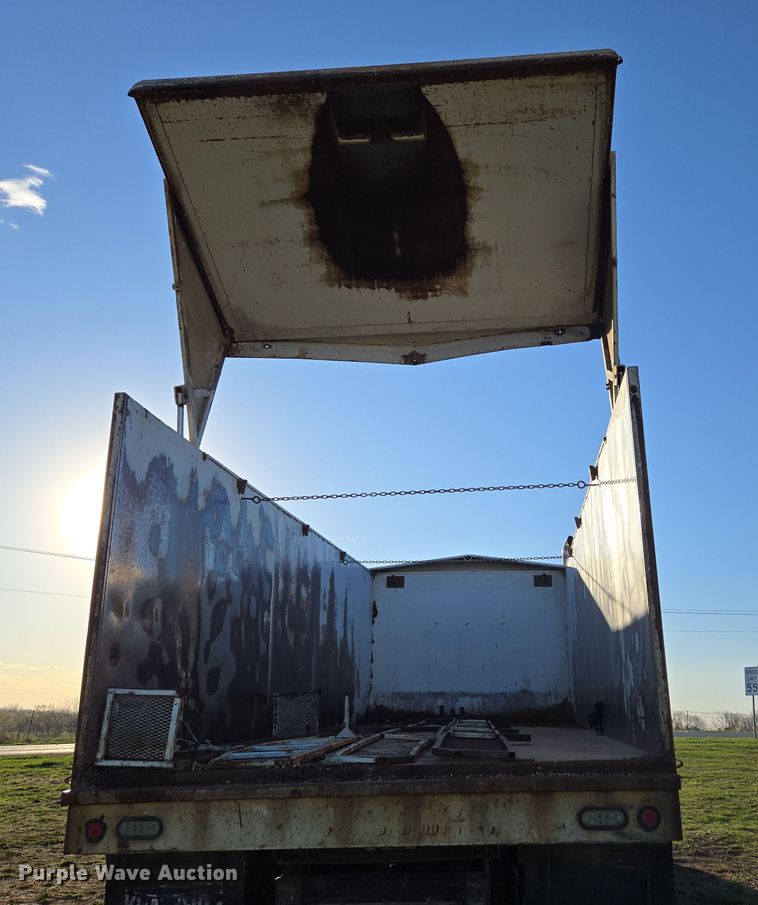 image for item DP6245 1991 International 8100  grain truck