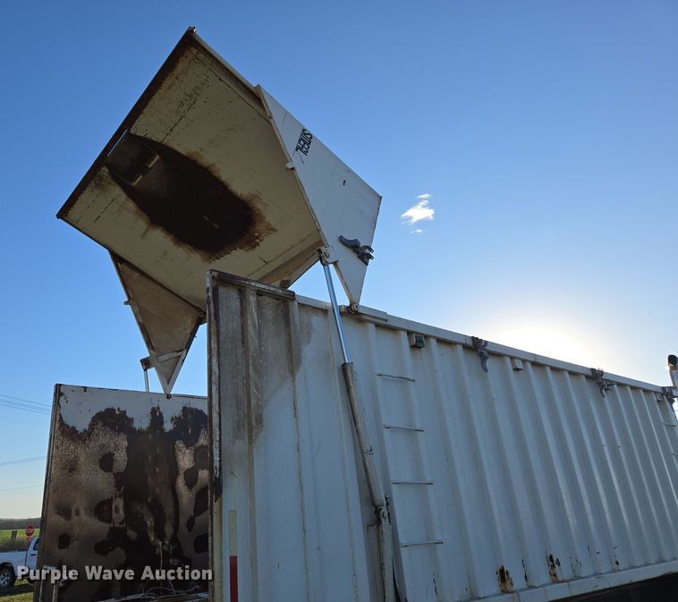 image for item DP6245 1991 International 8100  grain truck