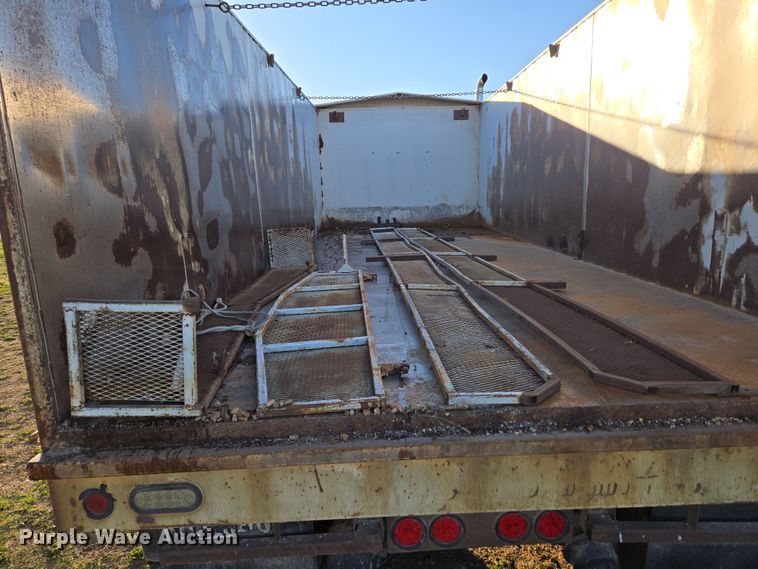 image for item DP6245 1991 International 8100  grain truck