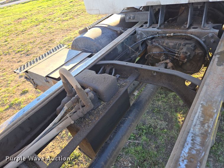 image for item DP6245 1991 International 8100  grain truck