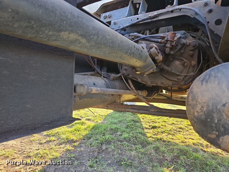 image for item DP6245 1991 International 8100  grain truck