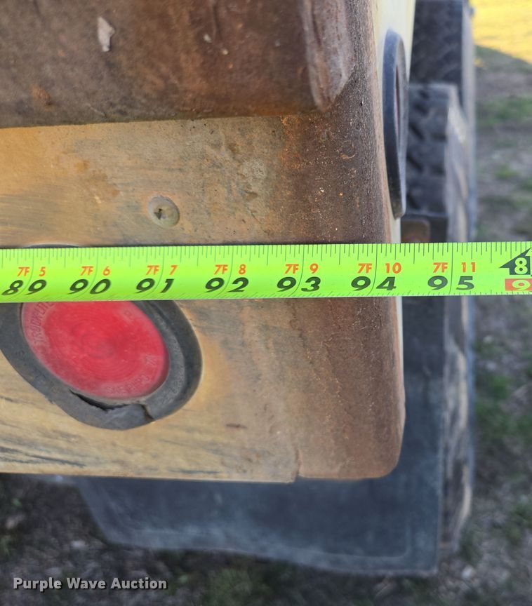 image for item DP6245 1991 International 8100  grain truck