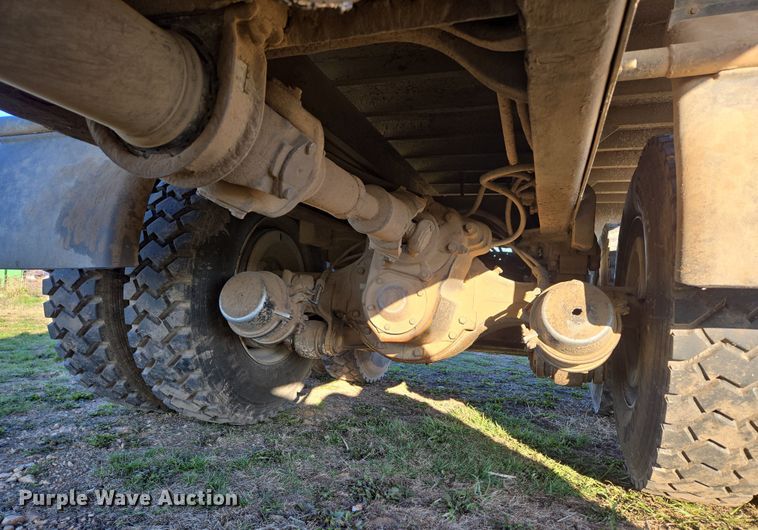 image for item DP6245 1991 International 8100  grain truck