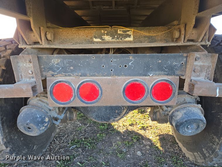 image for item DP6245 1991 International 8100  grain truck