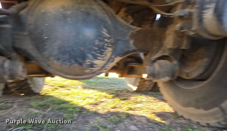 image for item DP6245 1991 International 8100  grain truck