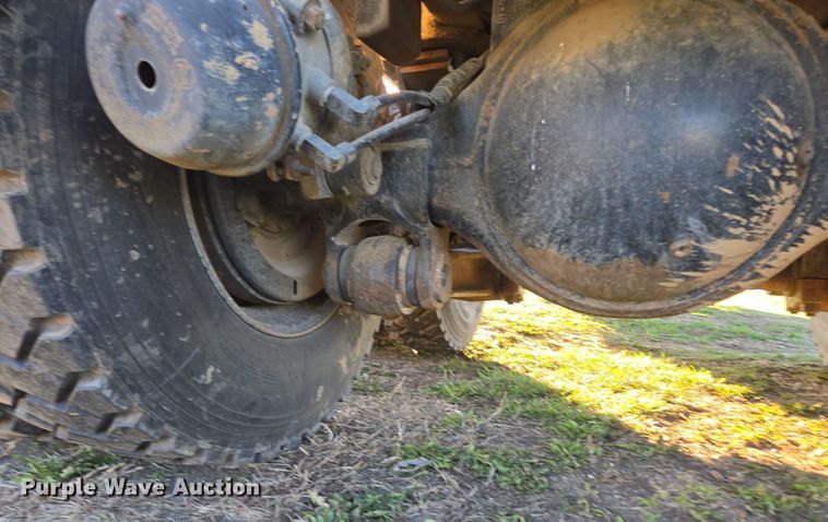 image for item DP6245 1991 International 8100  grain truck