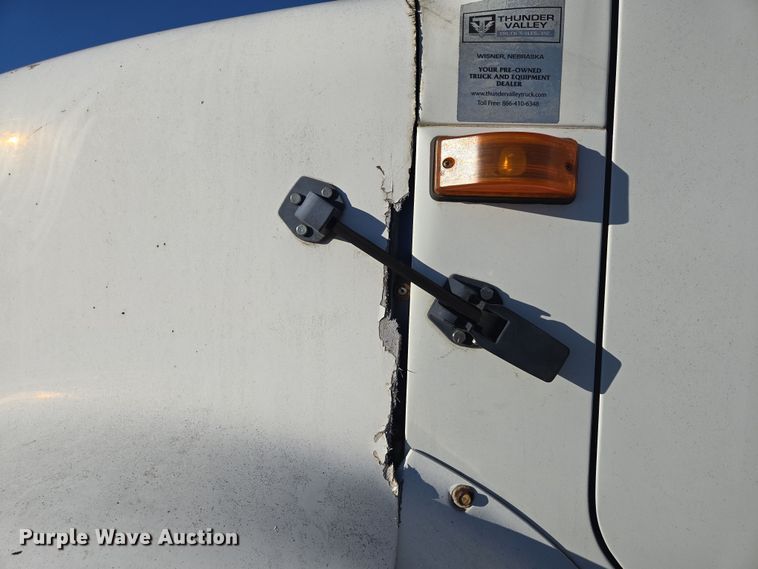 image for item DP6245 1991 International 8100  grain truck
