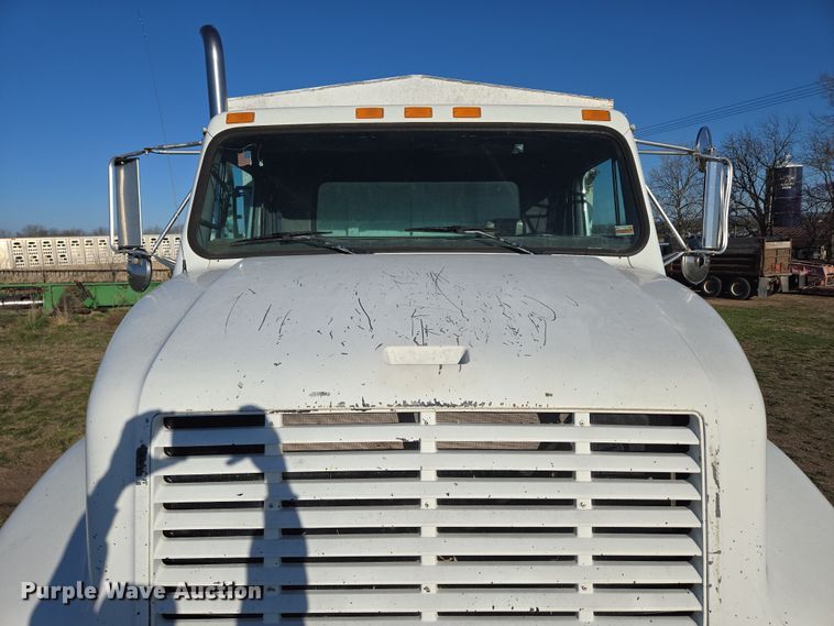 image for item DP6245 1991 International 8100  grain truck