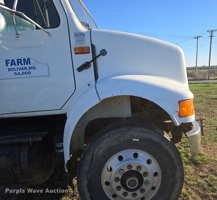 image for item DP6245 1991 International 8100  grain truck