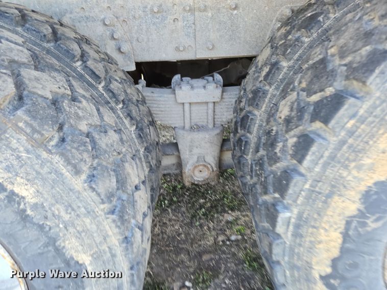 image for item DP6245 1991 International 8100  grain truck