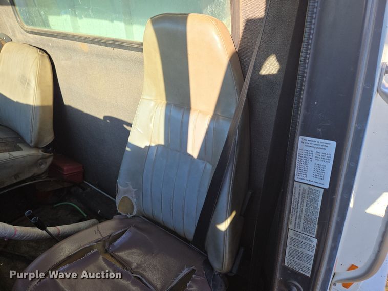 image for item DP6245 1991 International 8100  grain truck