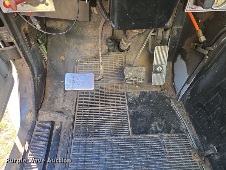 image for item DP6245 1991 International 8100  grain truck