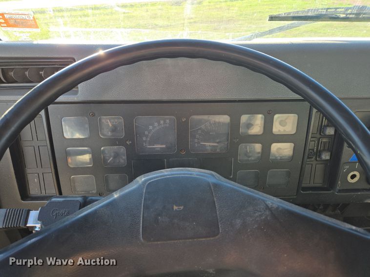 image for item DP6245 1991 International 8100  grain truck