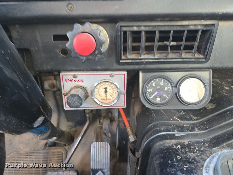 image for item DP6245 1991 International 8100  grain truck