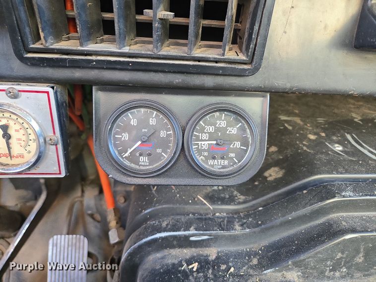 image for item DP6245 1991 International 8100  grain truck