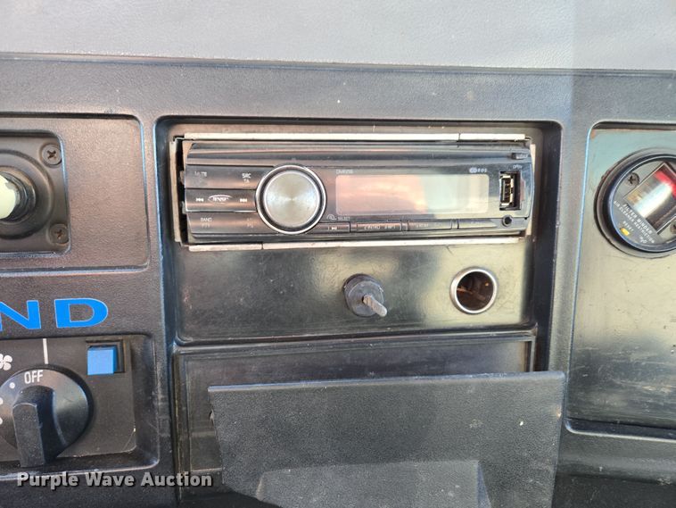 image for item DP6245 1991 International 8100  grain truck