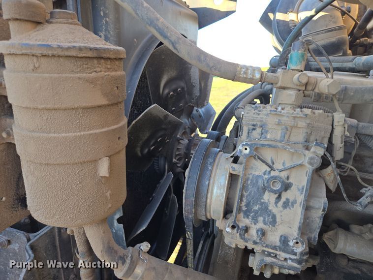 image for item DP6245 1991 International 8100  grain truck