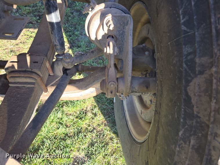 image for item DP6245 1991 International 8100  grain truck