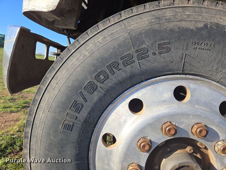 image for item DP6245 1991 International 8100  grain truck