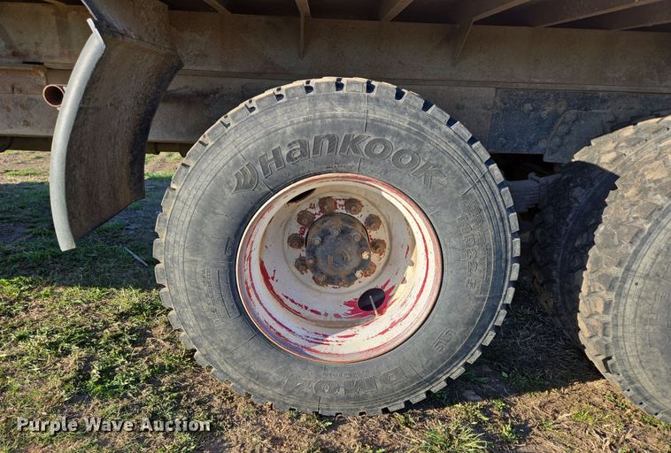 image for item DP6245 1991 International 8100  grain truck