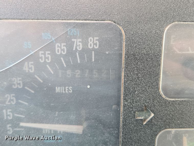 image for item DP6245 1991 International 8100  grain truck