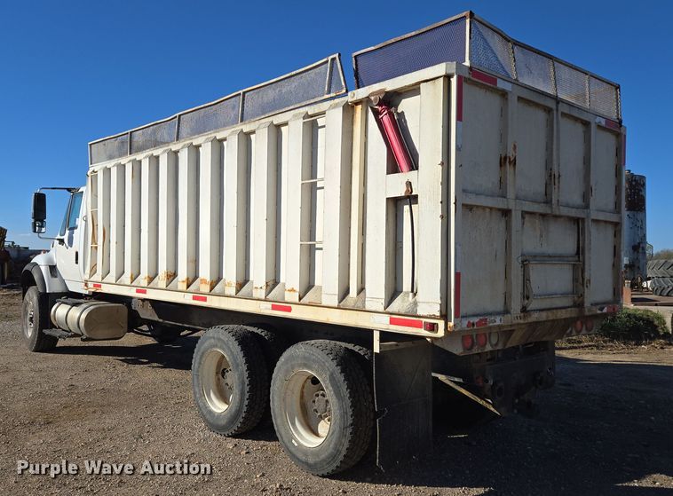 image for item DP6246 2005 International 7600 6x4 silage truck