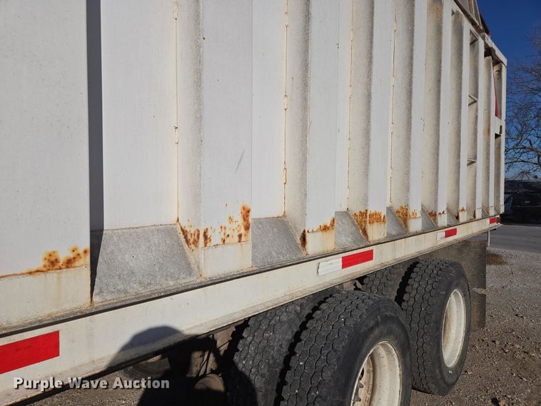 image for item DP6246 2005 International 7600 6x4 silage truck