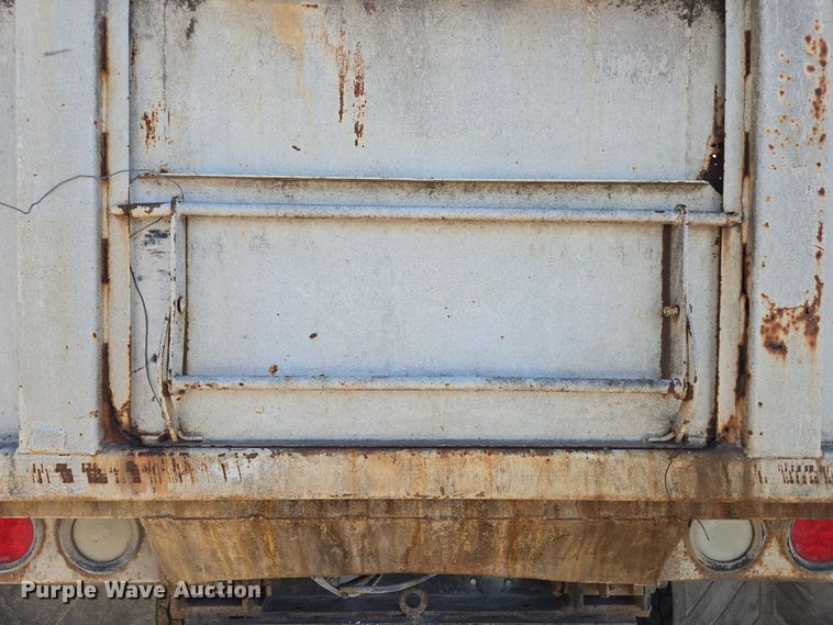 image for item DP6246 2005 International 7600 6x4 silage truck