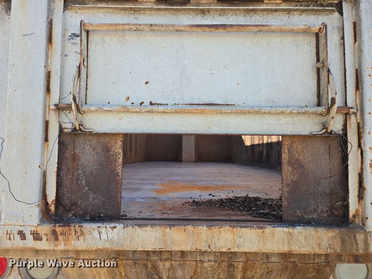 image for item DP6246 2005 International 7600 6x4 silage truck