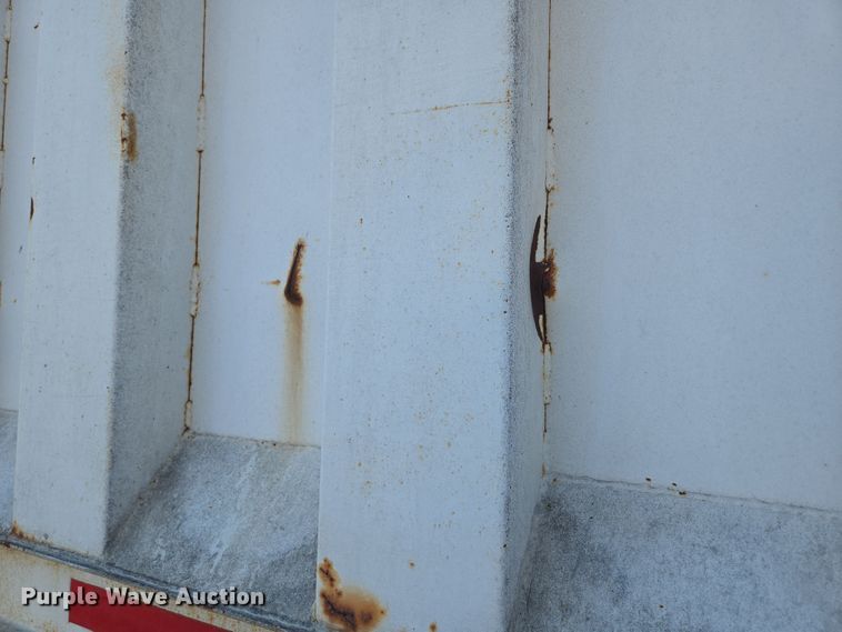 image for item DP6246 2005 International 7600 6x4 silage truck