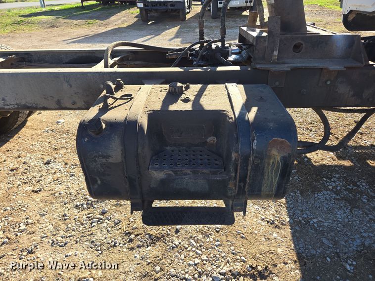 image for item DP6246 2005 International 7600 6x4 silage truck