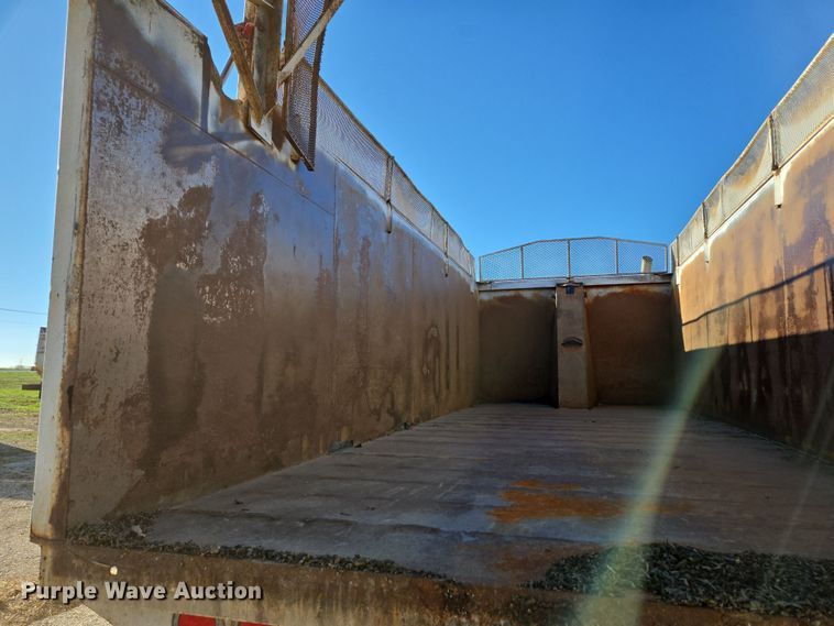 image for item DP6246 2005 International 7600 6x4 silage truck