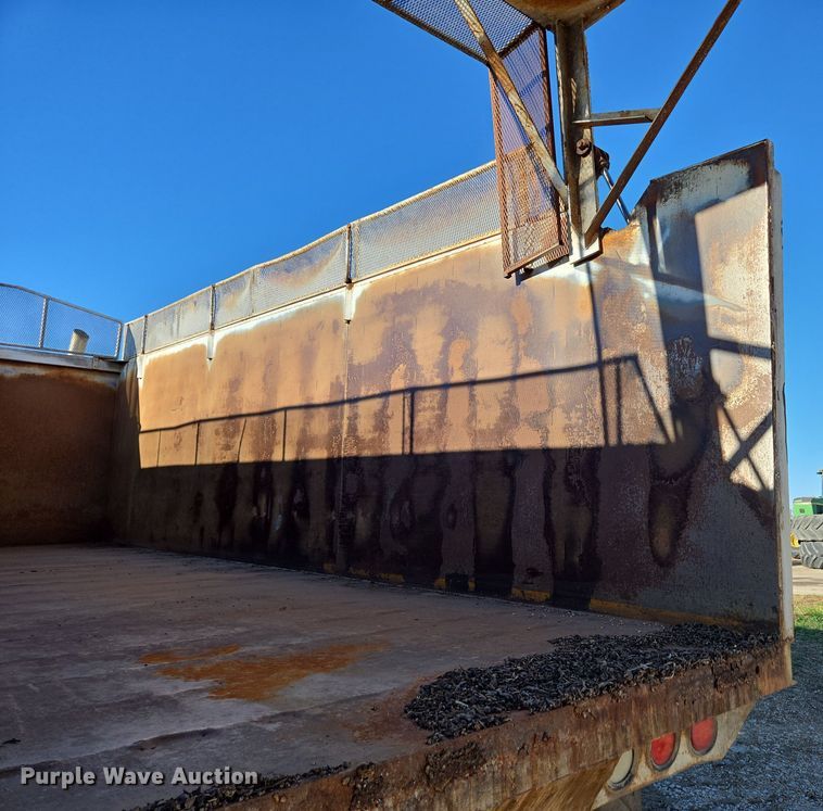 image for item DP6246 2005 International 7600 6x4 silage truck