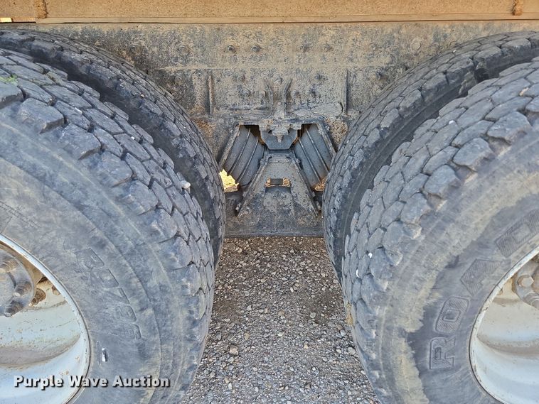 image for item DP6246 2005 International 7600 6x4 silage truck