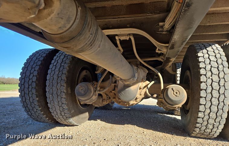 image for item DP6246 2005 International 7600 6x4 silage truck