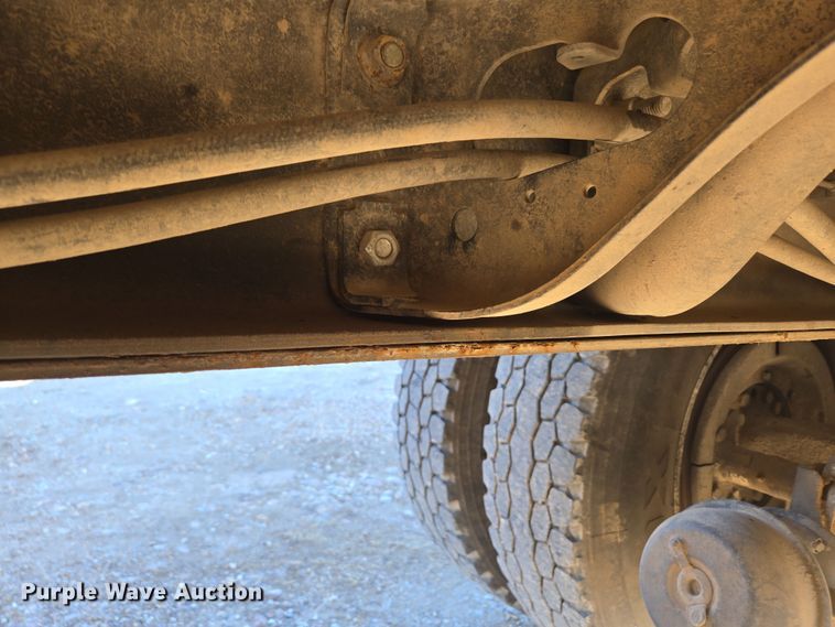 image for item DP6246 2005 International 7600 6x4 silage truck