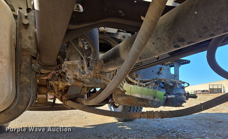 image for item DP6246 2005 International 7600 6x4 silage truck