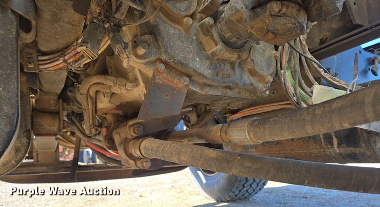 image for item DP6246 2005 International 7600 6x4 silage truck