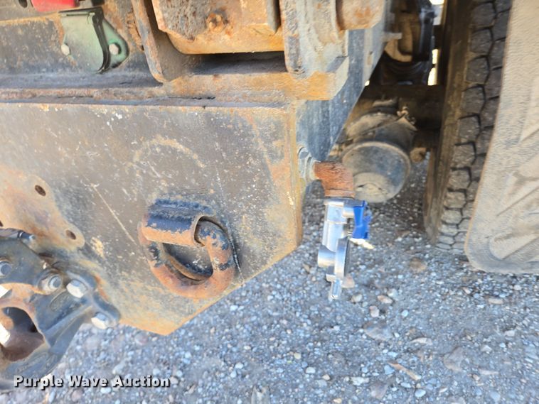 image for item DP6246 2005 International 7600 6x4 silage truck