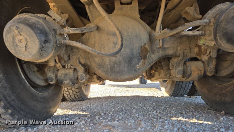 image for item DP6246 2005 International 7600 6x4 silage truck