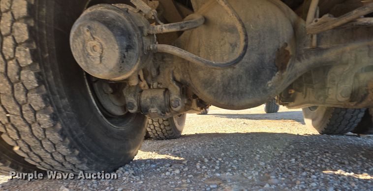 image for item DP6246 2005 International 7600 6x4 silage truck