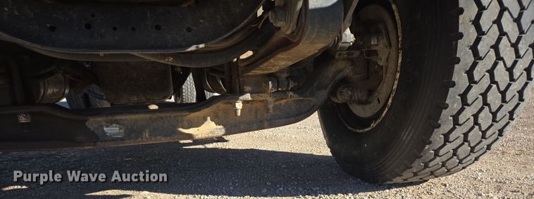 image for item DP6246 2005 International 7600 6x4 silage truck