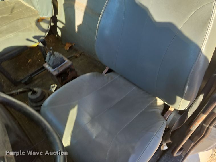 image for item DP6246 2005 International 7600 6x4 silage truck