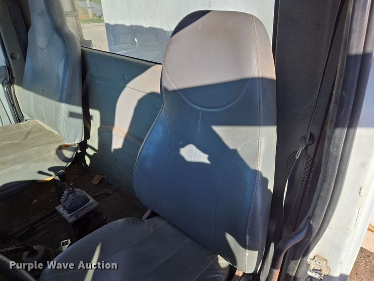 image for item DP6246 2005 International 7600 6x4 silage truck