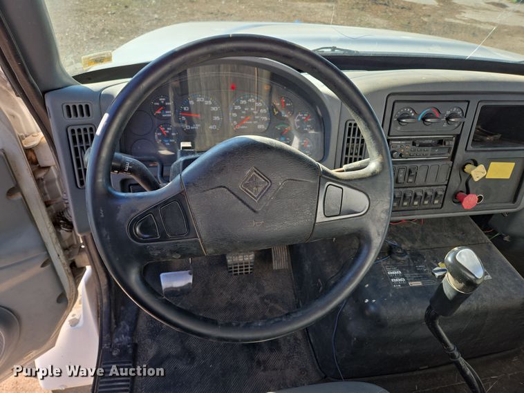 image for item DP6246 2005 International 7600 6x4 silage truck